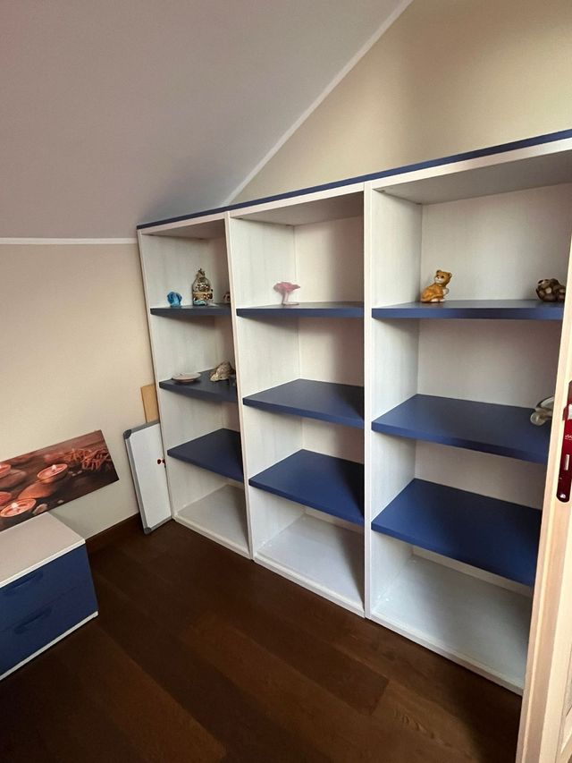 Libreria e comodino cameretta