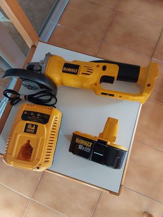 RADIAL AMOLADORA DEWALT BATERIA 18V Y CARGADOR 