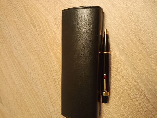 Bolígrafo Montblanc Boheme Rubí 2760
