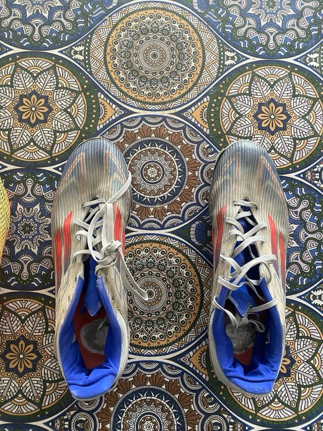 Botas de Fútbol Adidas y Nike Talla 44