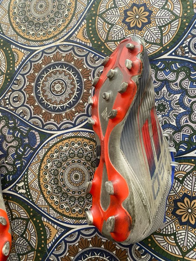 Botas de Fútbol Adidas y Nike Talla 44