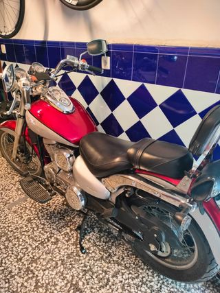 Moto Daelim Roja
