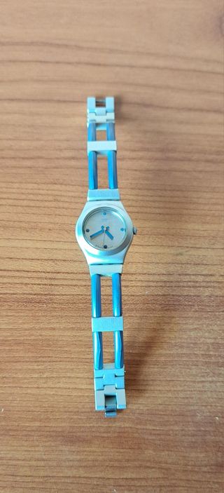 Reloj Swatch Mujer Irony Azul y Plateado