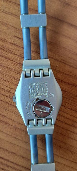 Reloj Swatch Mujer Irony Azul y Plateado