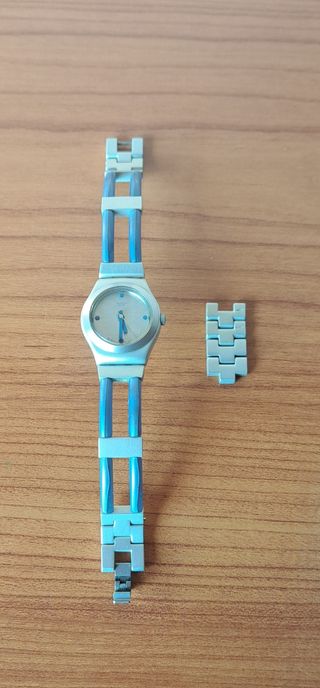 Reloj Swatch Mujer Irony Azul y Plateado