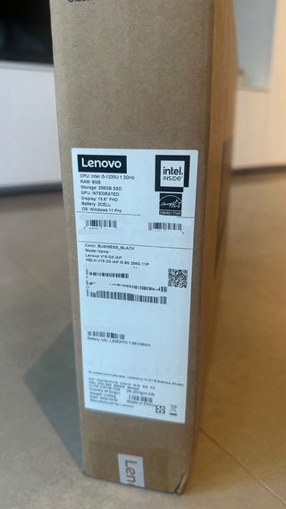 Portátil Lenovo V15 G3 IAP