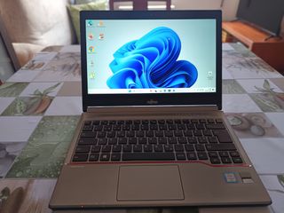 Ordenador portátil Fujitsu i7 con disco SSD