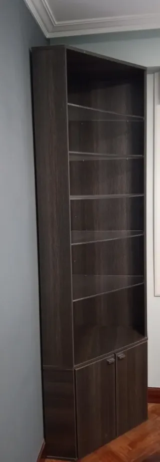 Estantería rinconera madera y metacrilato
