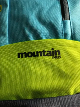 Mochila infantil nueva Mountain Pro azul