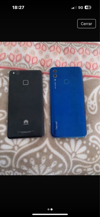 Telefoni neri Huawei e Honor