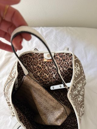Bolso Guess grande estampado