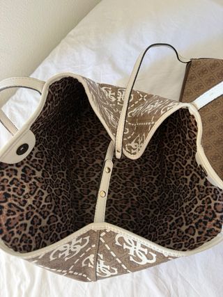 Bolso Guess grande estampado