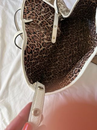 Bolso Guess grande estampado