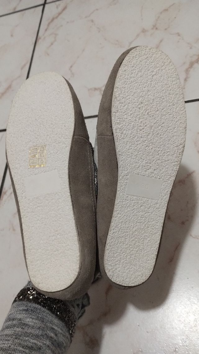 Sneakers comode con charms