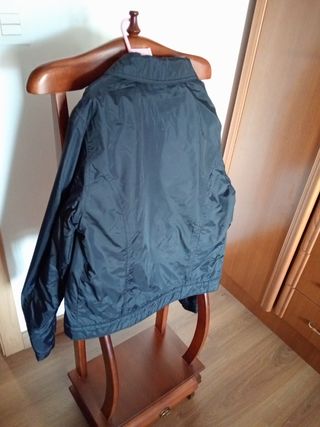 Cazadora deportiva azul