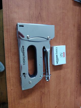 Grapadora Amazon Basics