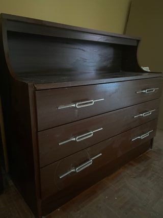 Cajonera de madera marrón