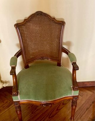 Sillones de madera con asiento de terciopelo 