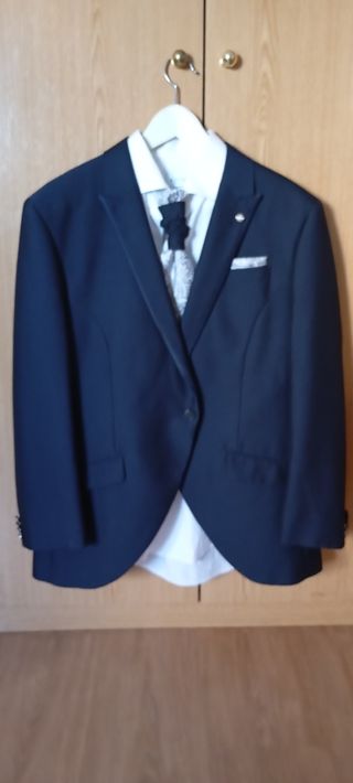 Traje de Novio Azul Marino y Blanco
