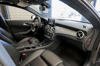Mercedes CLA MERCEDES-BENZ  CLA 200 