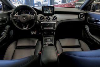Mercedes CLA MERCEDES-BENZ  CLA 200 
