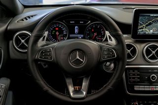 Mercedes CLA MERCEDES-BENZ  CLA 200 