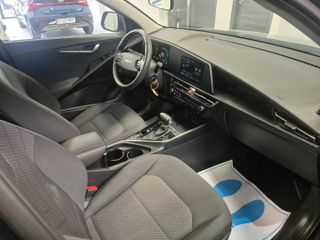 Kia Niro 1.6 GDi HEV 104kW (141CV) Concept