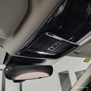 Land Rover Range Rover Velar 2.0 D180 132kW R-Dynamic S 4WD Auto