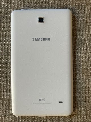Tablet Samsung Galaxy tab SMT230 Blanca y Plateada