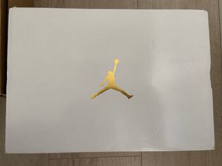 Zapatillas Nike Jordan 1 Mid Gris y Blanco