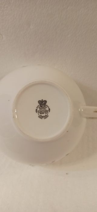 Teiera in porcellana con decoro floreale