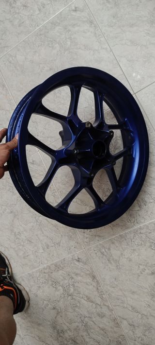 Llanta Delantera Yamaha R1 2020-2024 Azul