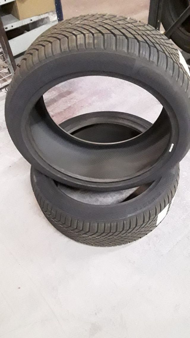  Neumáticos Continental 255/40 R20 XL.  2025 