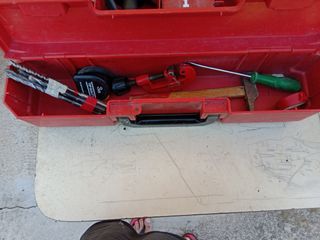 Taladro Hilti TE 14 con brocas