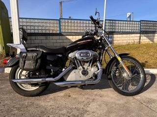 Harley-Davidson 883 XL Custom Negra