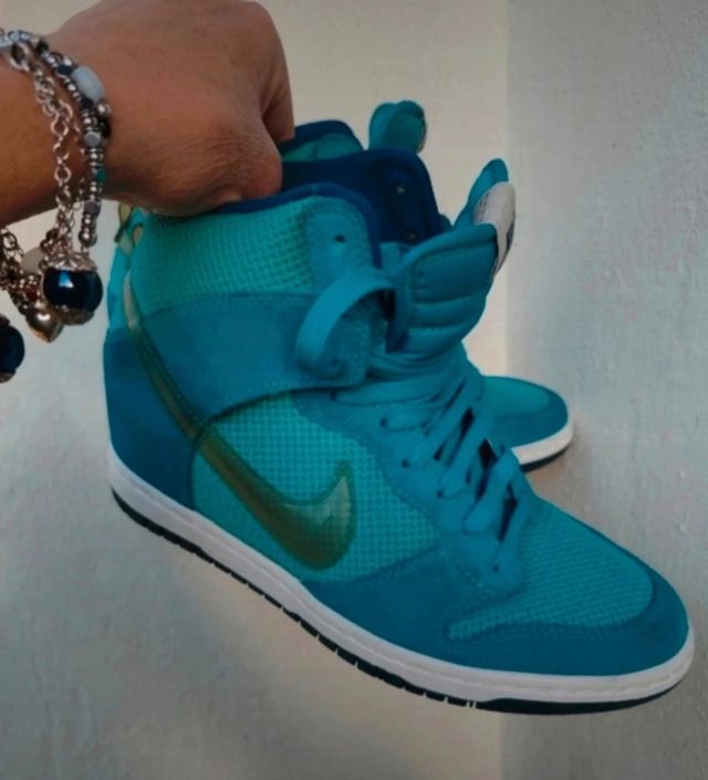 Sneakers Nike con zeppa interna donna