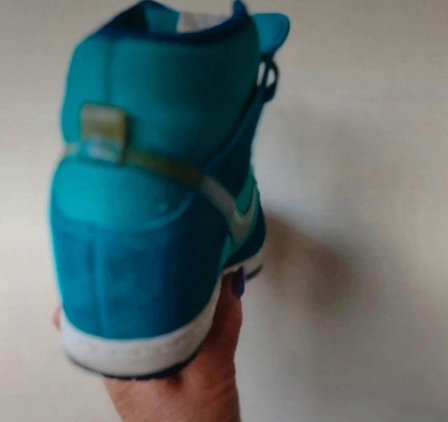 Sneakers Nike con zeppa interna donna