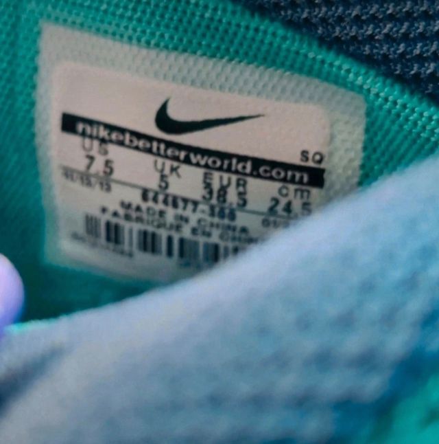 Sneakers Nike con zeppa interna donna