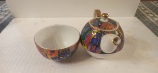 Teiera in porcellana decorata