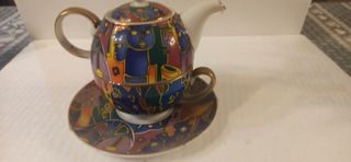 Teiera in porcellana decorata