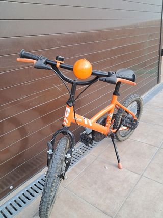 Bicicleta infantil naranja
