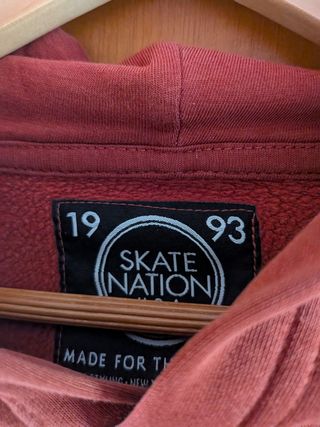 Sudadera C&A NYC Believe The Hype Granate