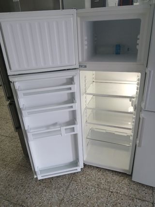 Nevera con diseño mármol