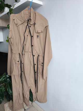 Chubasquero largo beige