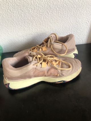 Zapatillas Baloncesto Nike Beige/Oro