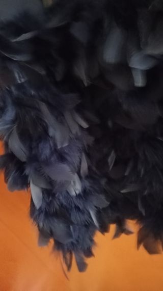 Minifalda de plumas azul
