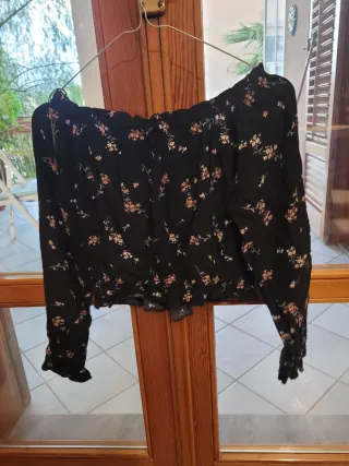 Maglietta donna floreale nera e rosa