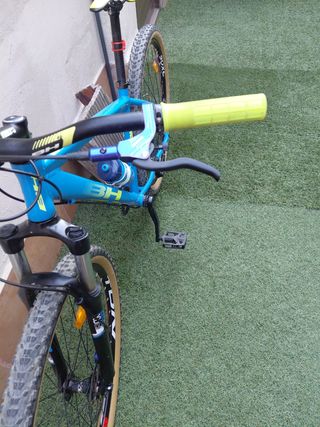 Bicicleta de Montaña BH Azul URGE