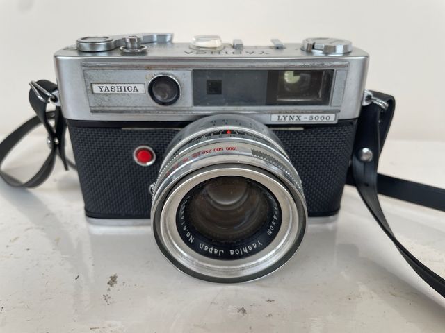Cámara Yashica Lynx 5000 años 60