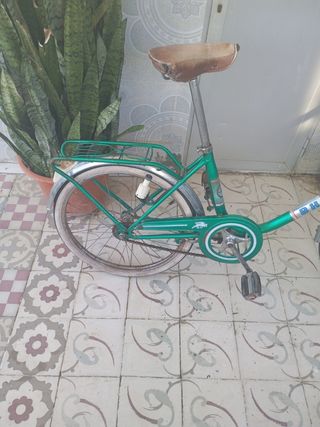 Bicicleta BH verde 